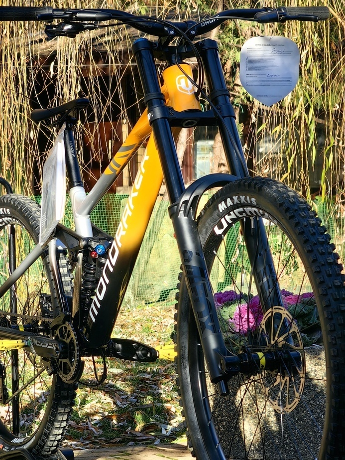 Mondraker, Summum R, 2025, вид спереди, Кисловодск, продажа, купить, мастерская, ремонт, прокат велосипедов, Downhill