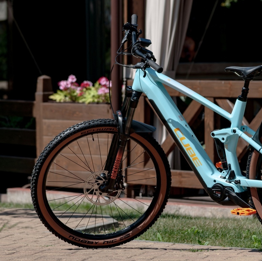 Cube, stereo, hybrid, 140 pro