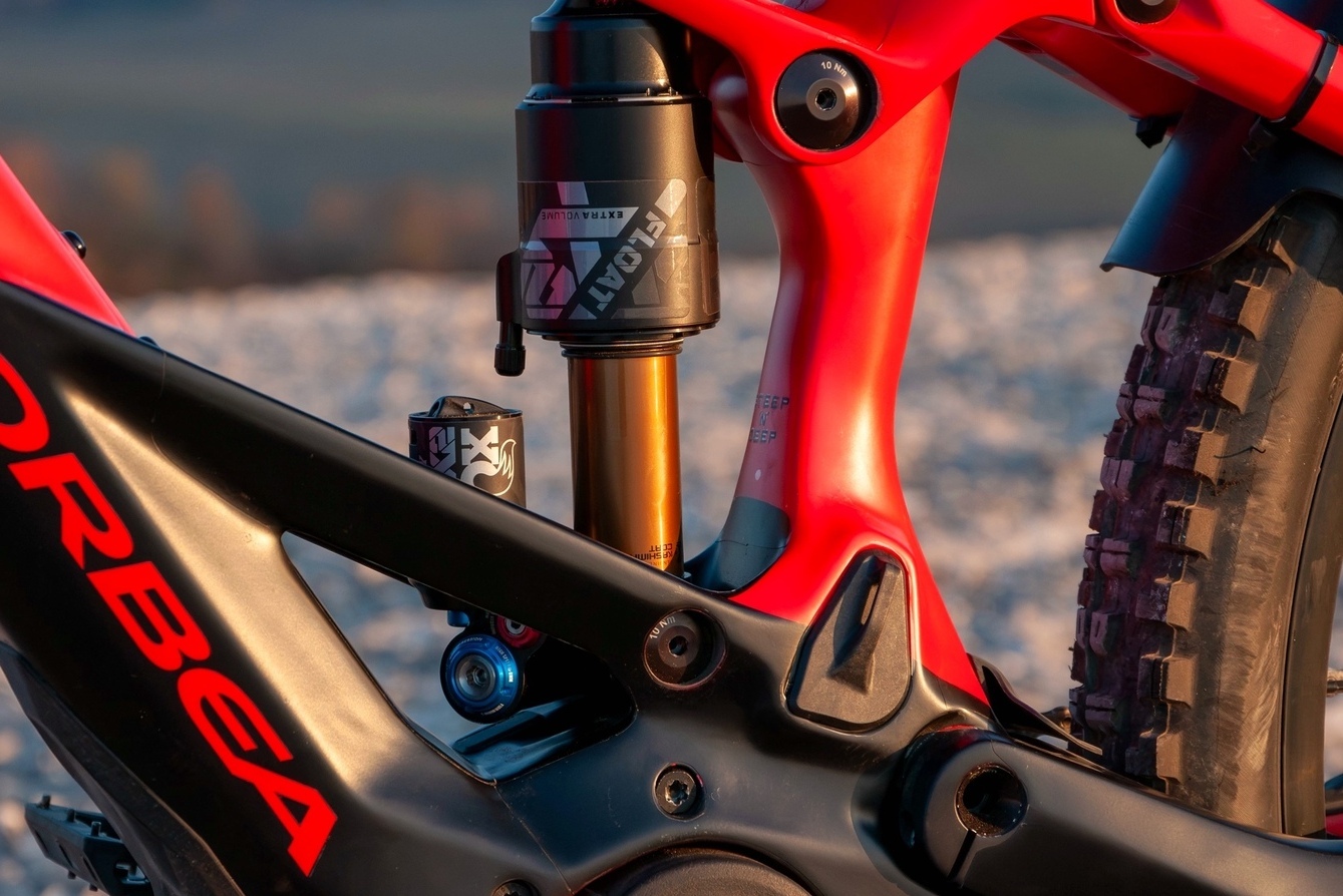 Orbea, Wild, M-Team, 2024, Bosch Perfomance CX,  Кисловодск, продажа, купить, мастерская, ремонт, прокат велосипедов, Downhill, Enduro, EMTB, FOX Float X2 Factory